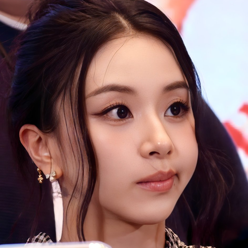 Behind-the-scenes cut of Chaeyoung (TWICE)