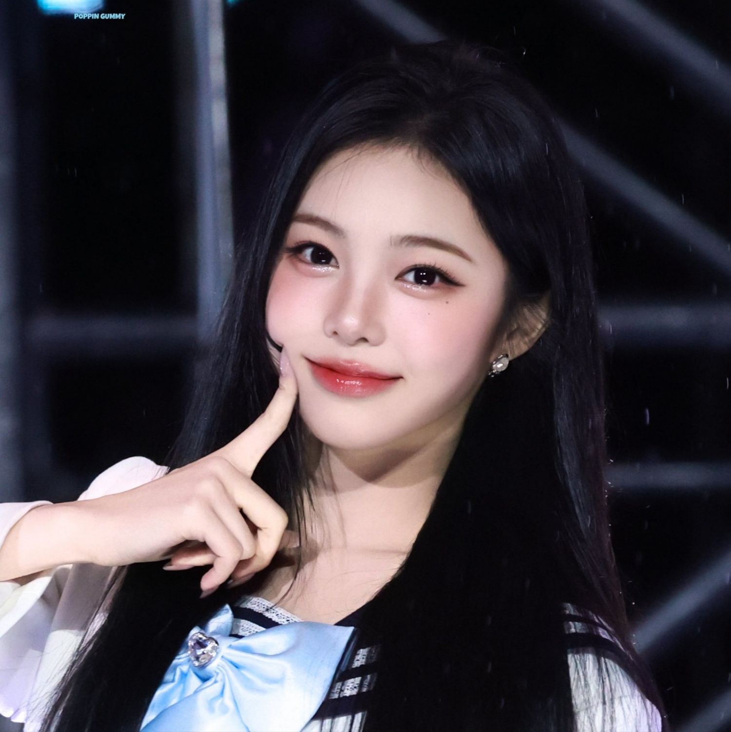 Behind-the-scenes cut of Ian (Hearts2Hearts)