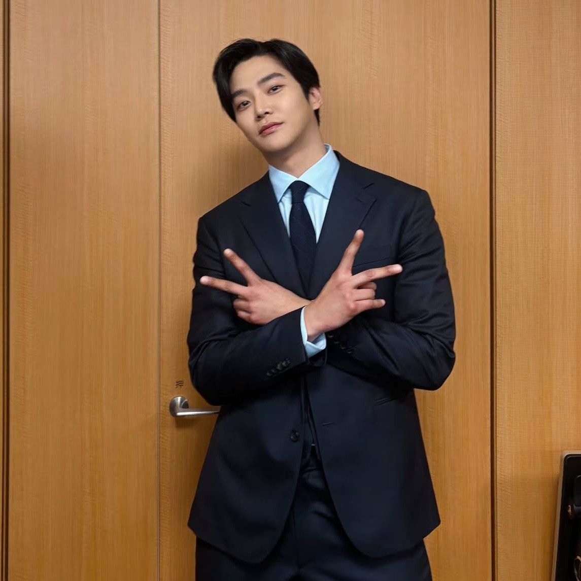 A moment captured by Rowoon's fan