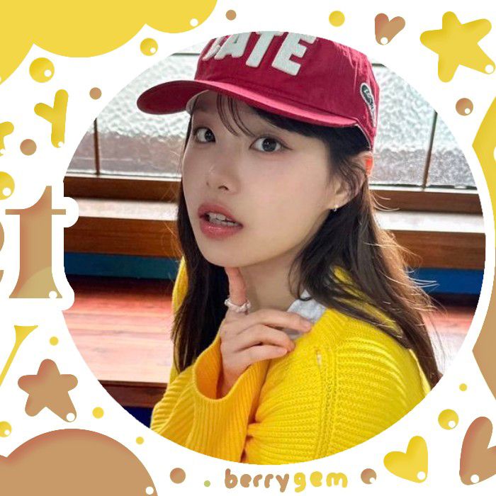 Recent activity shot of Chuu
