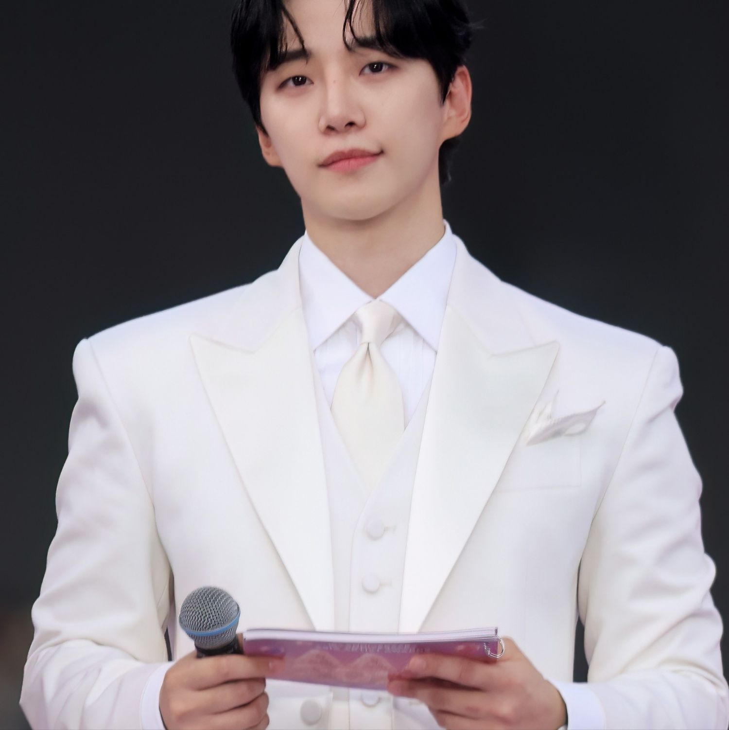 Behind-the-scenes cut of Junho (2PM)