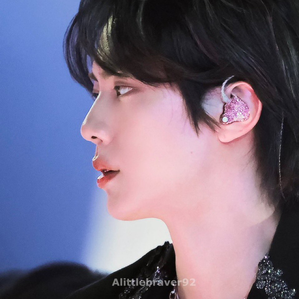 Behind-the-scenes cut of Jin (BTS)