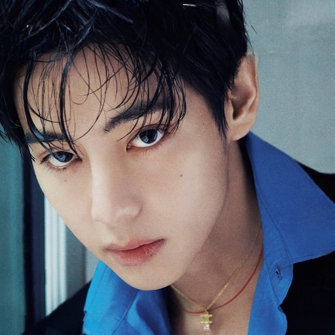 V (防彈少年團)的最新活動照片