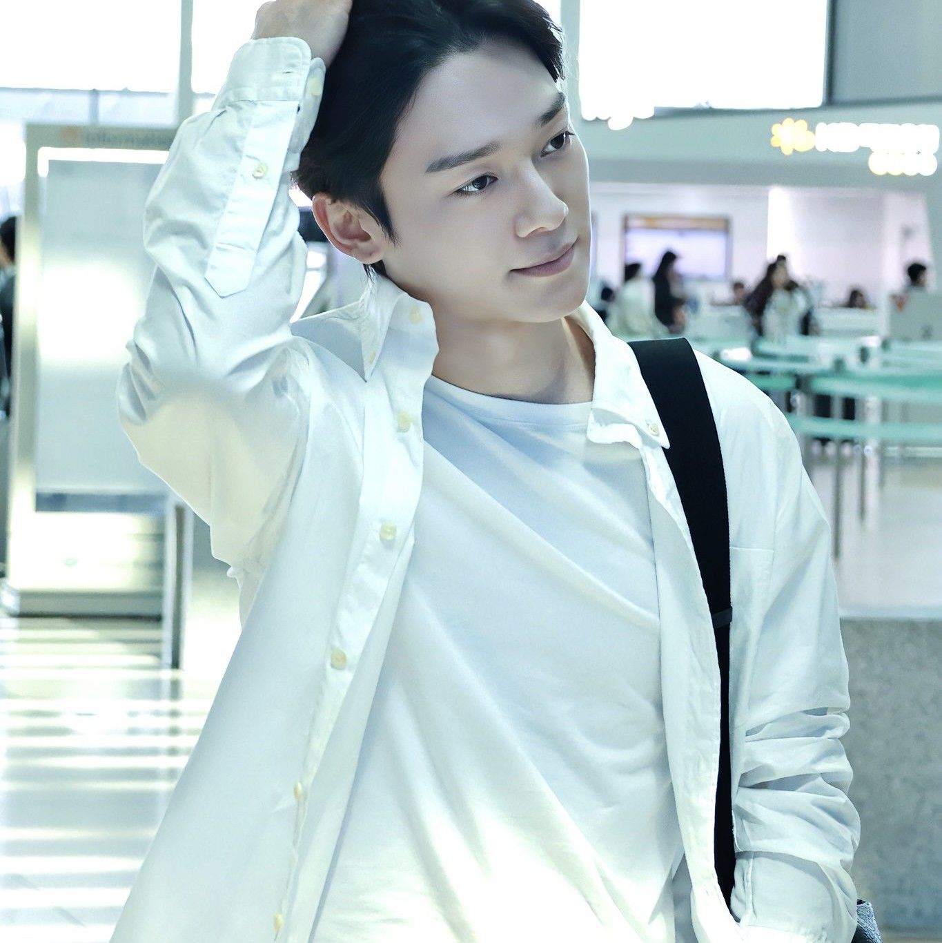 Behind-the-scenes cut of Chen (EXO)