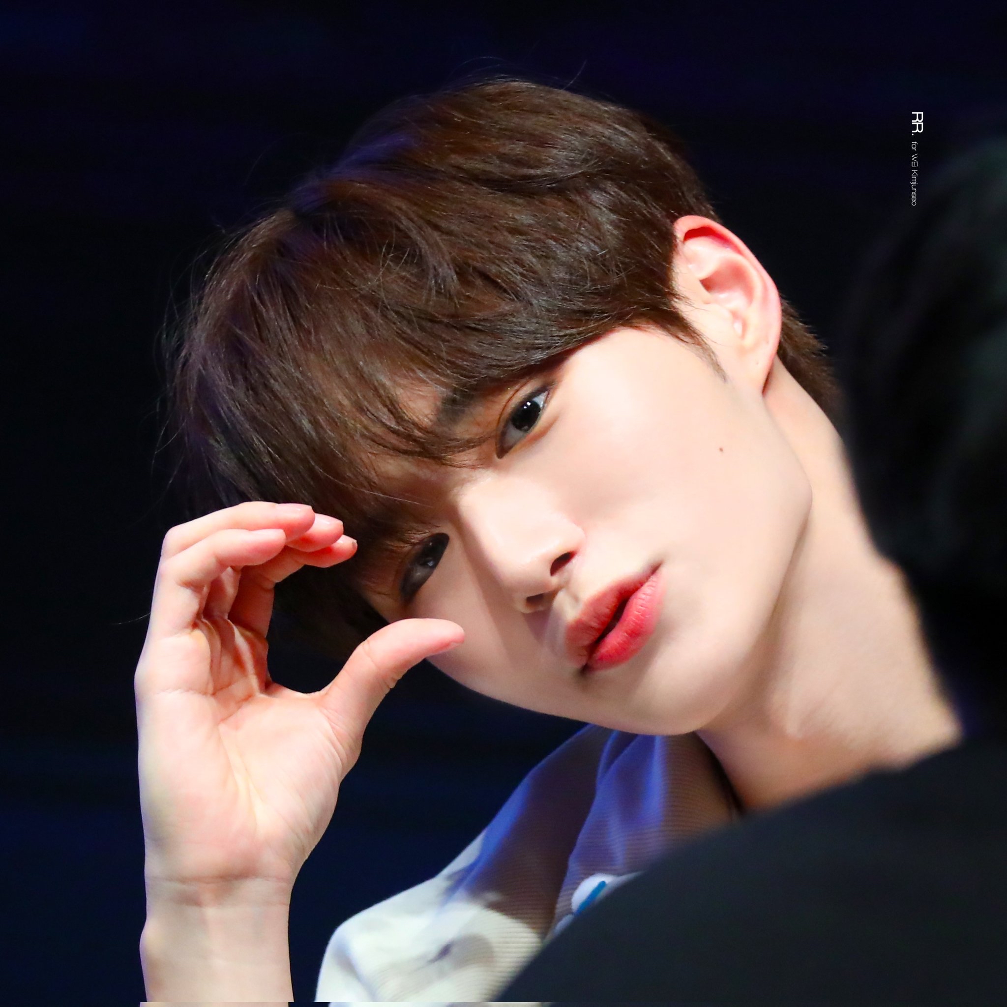 A moment captured by Kim Junseo (WEi)'s fan