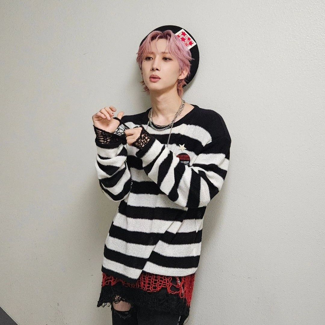 Recent activity shot of Hui (PENTAGON)