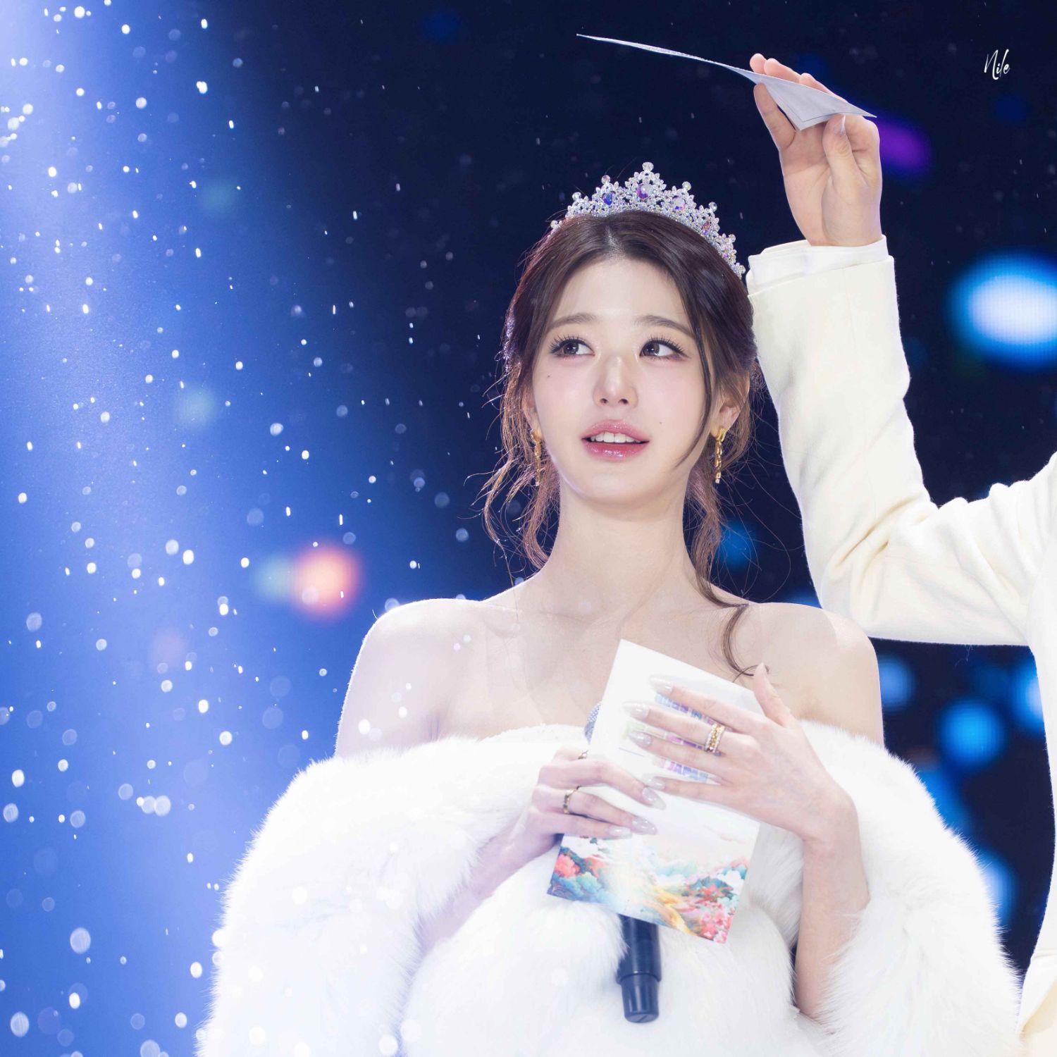 A moment captured by Jang Wonyoung (IVE)'s fan