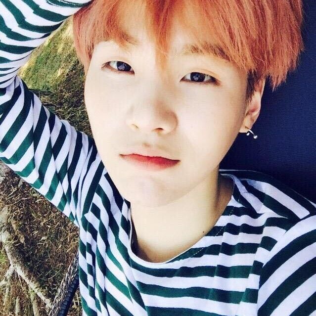 SUGA (防彈少年團)的幕後花絮