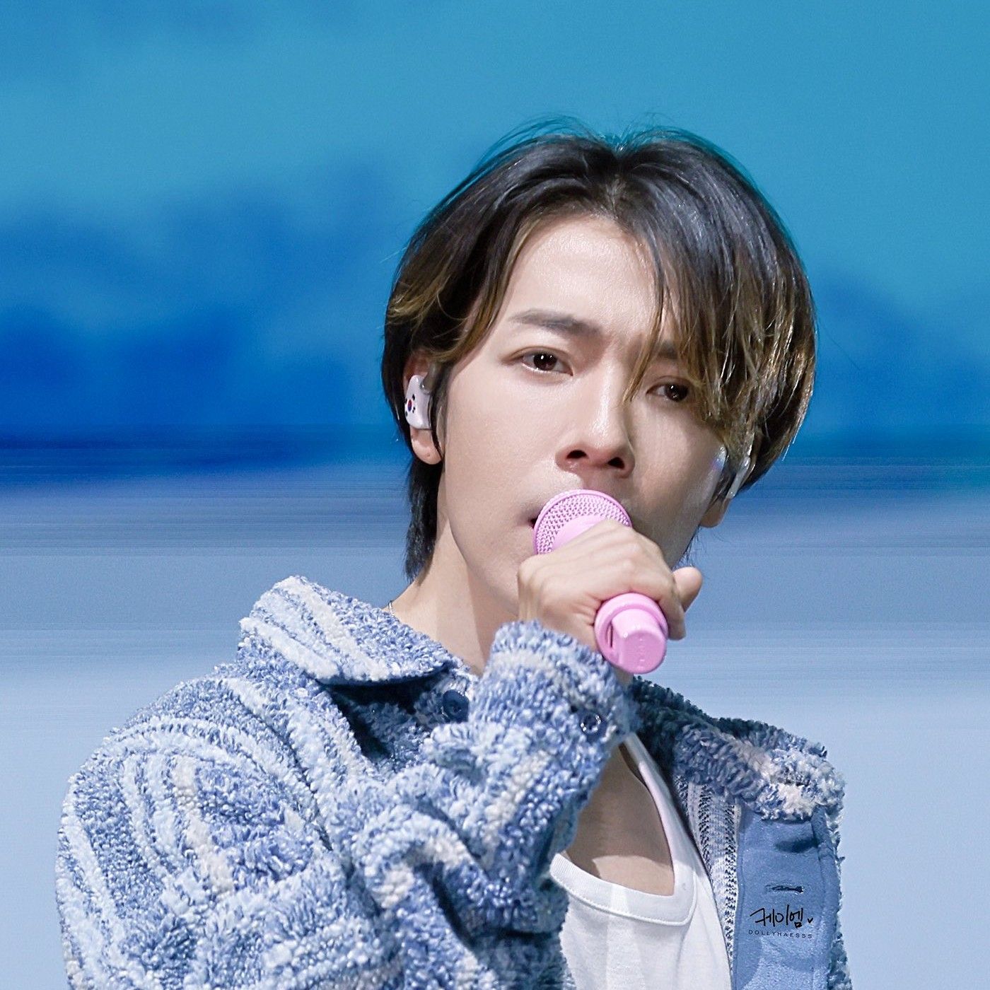 A moment captured by Donghae (Super Junior)'s fan