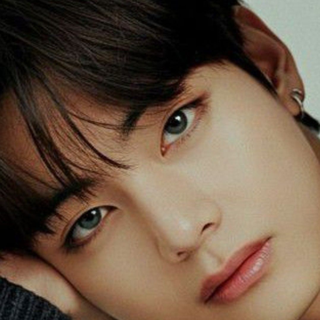 Momen yang diabadikan oleh penggemar V (BTS)