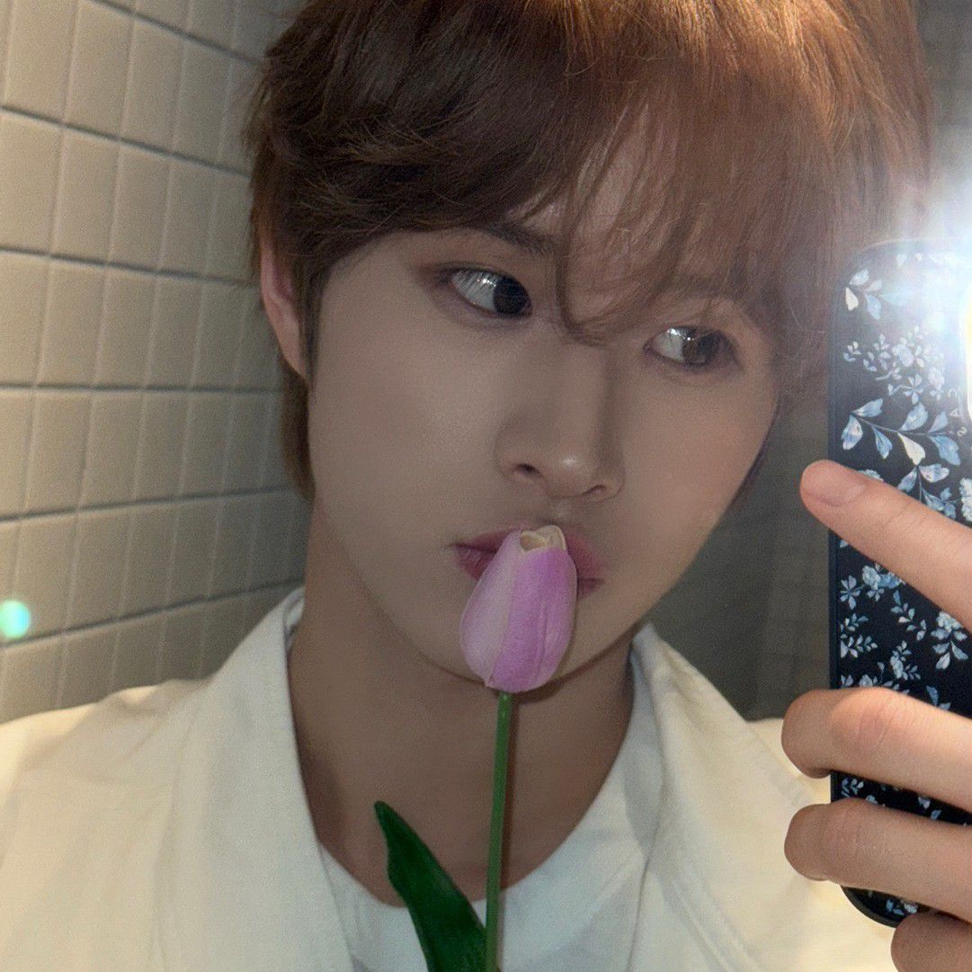 Recent activity shot of Kyungmin (TWS)
