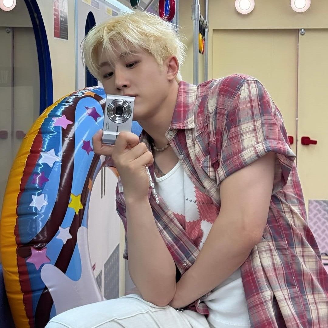 A moment captured by Jinjin (ASTRO)'s fan