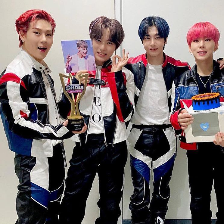 Potret di balik layar MONSTA X