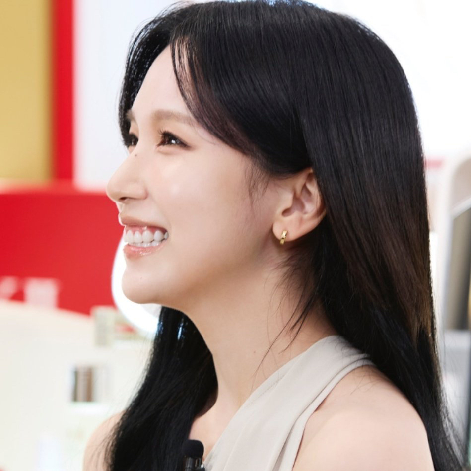 Recent activity shot of Mina (TWICE)