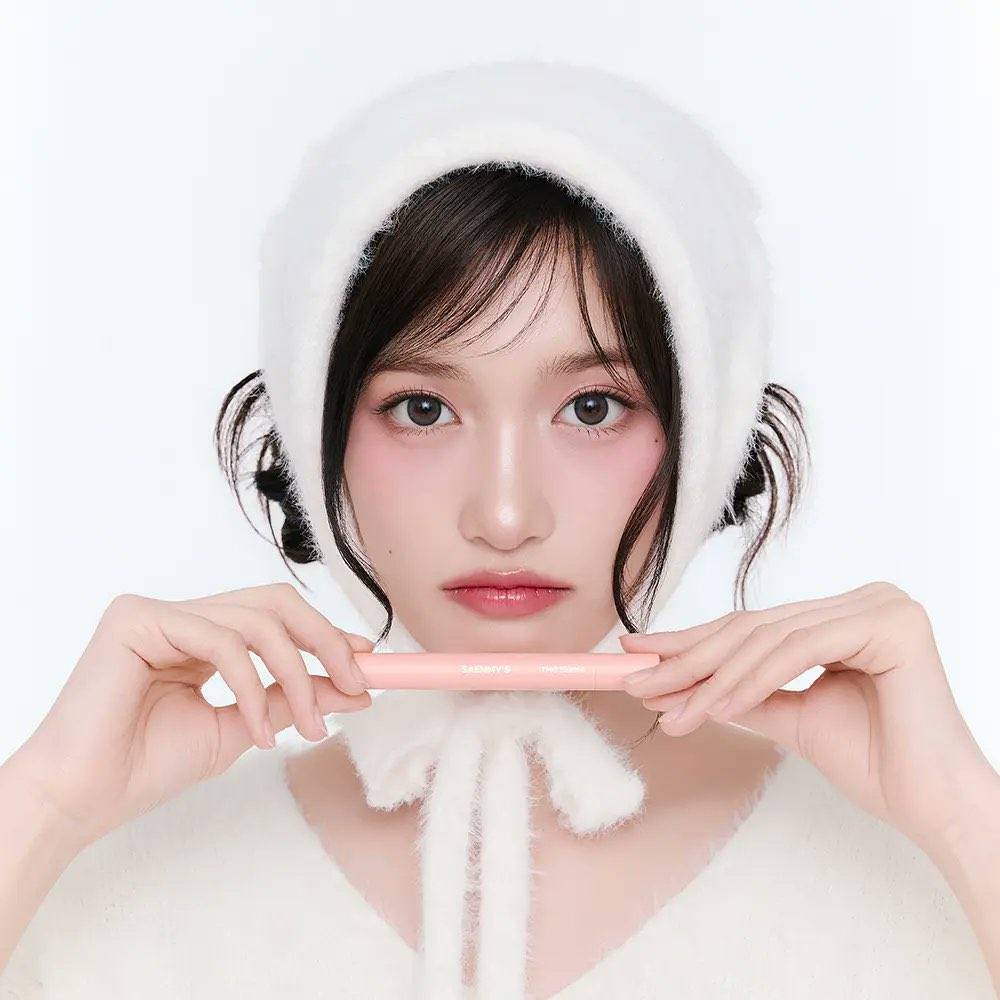 Behind-the-scenes cut of Leeseo (IVE)