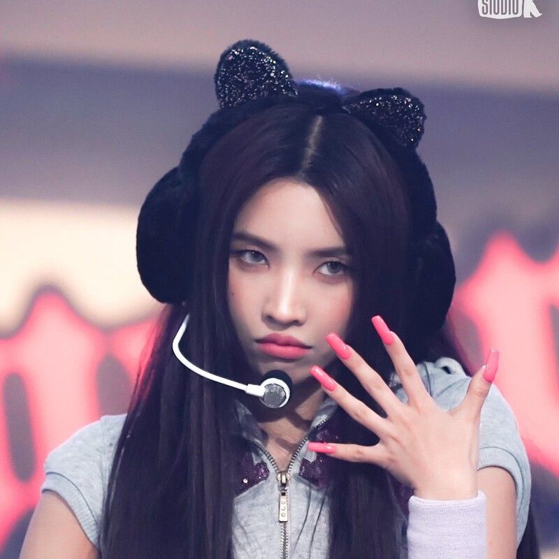 Behind-the-scenes cut of Soyeon (i-dle)