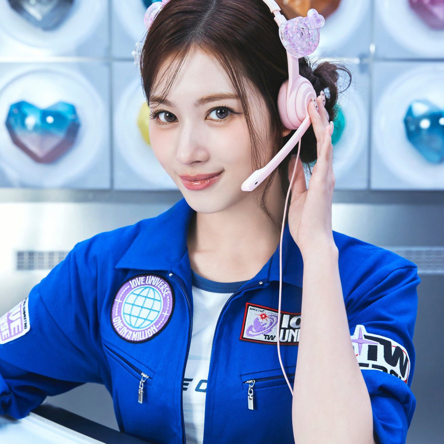 Foto aktivitas terbaru Sana (TWICE)