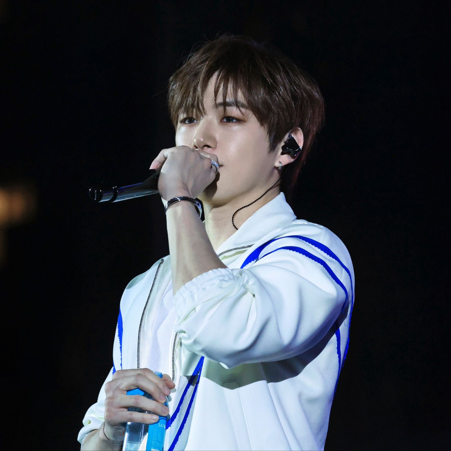 강다니엘의 비하인드 컷