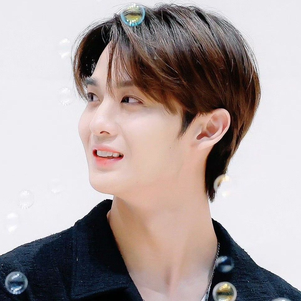 A moment captured by Bae Jinyoung's fan