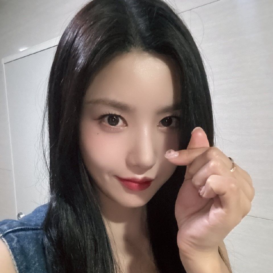 Behind-the-scenes cut of Kwon Eunbi