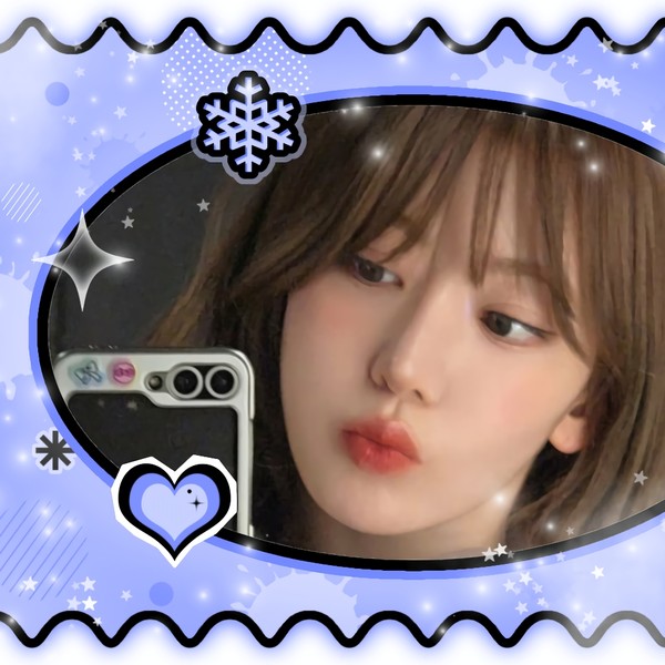 Signature photo of Sakura (LE SSERAFIM) capturing their charm