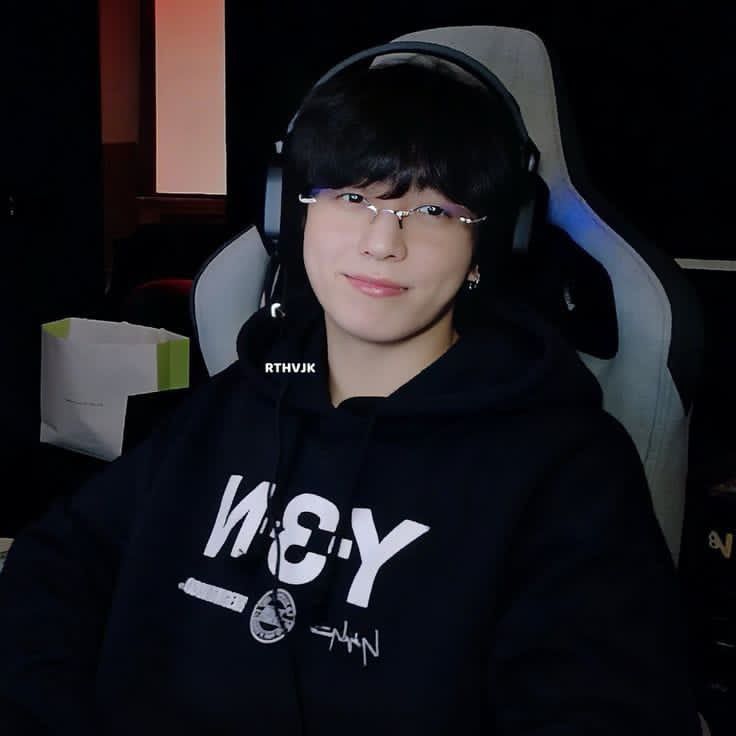 Latest photo of Jungkook (BTS)