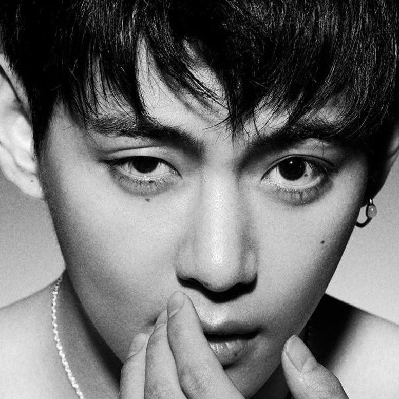 Foto terbaru V (BTS)