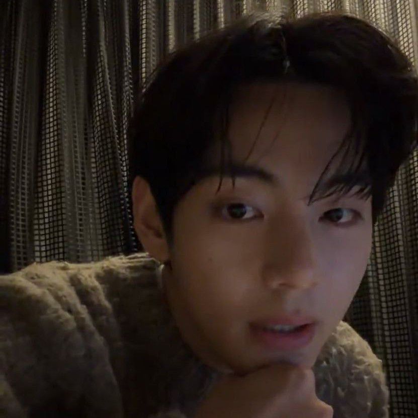 A moment captured by V (BTS)'s fan