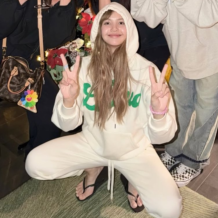 리사 (BLACKPINK)의 비하인드 컷