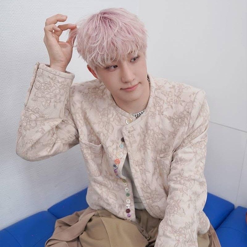 Latest photo of Jinjin (ASTRO)