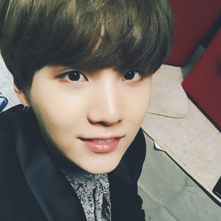 SUGA (防弹少年团)的最新活动照片