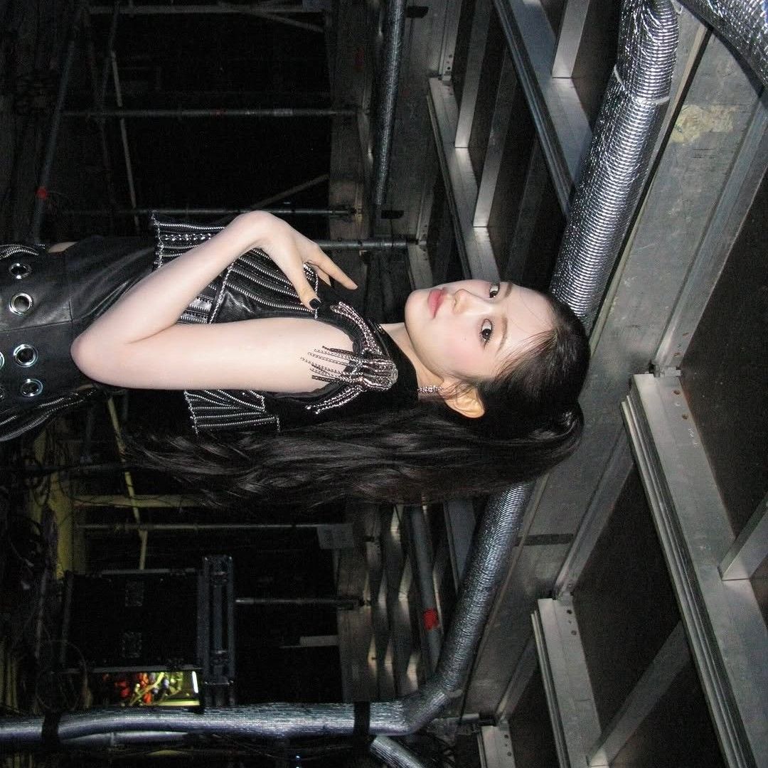 안유진 (IVE)의 비하인드 컷