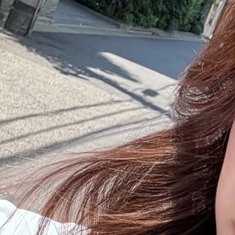 A moment captured by Kang Hyewon's fan