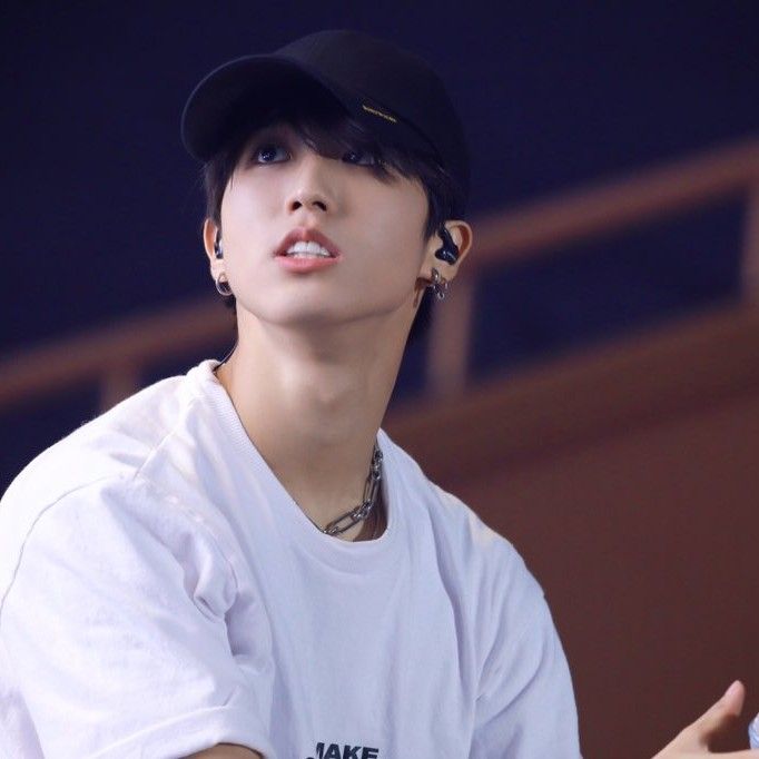 Foto aktivitas terbaru HAN (Stray Kids)