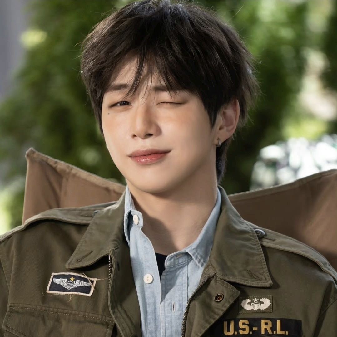 Behind-the-scenes cut of Kang Daniel