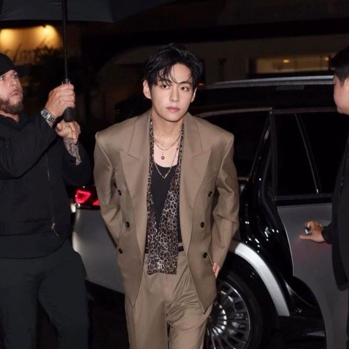 Foto terbaru V (BTS)