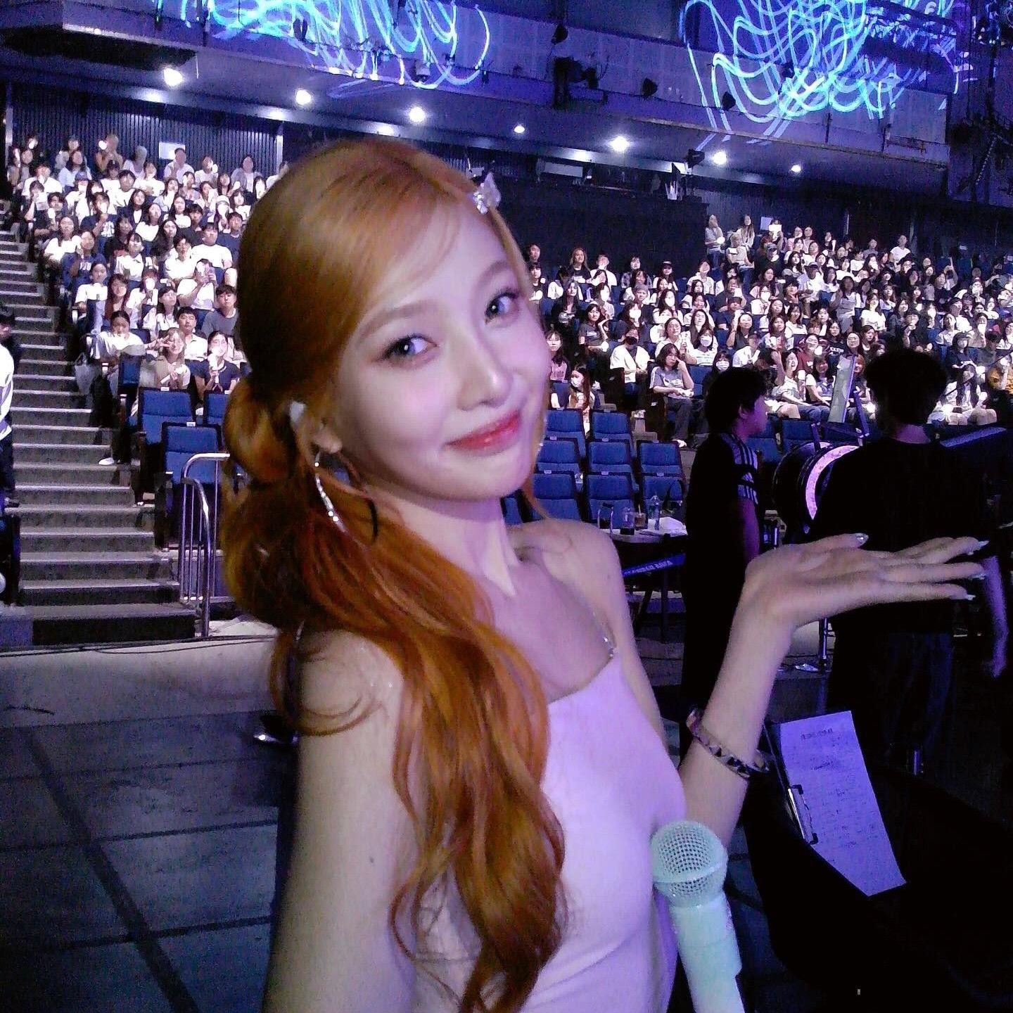 Latest photo of Joy (Red Velvet)
