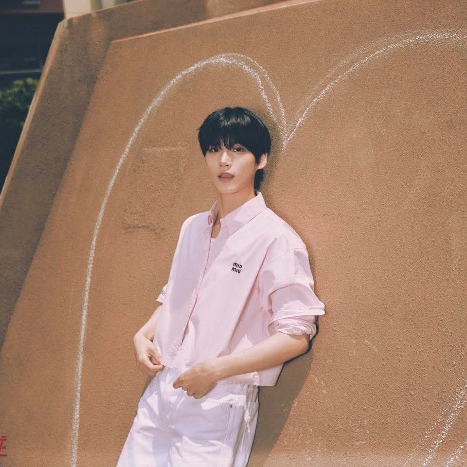 Latest photo of Park Hanbin (EVNNE)