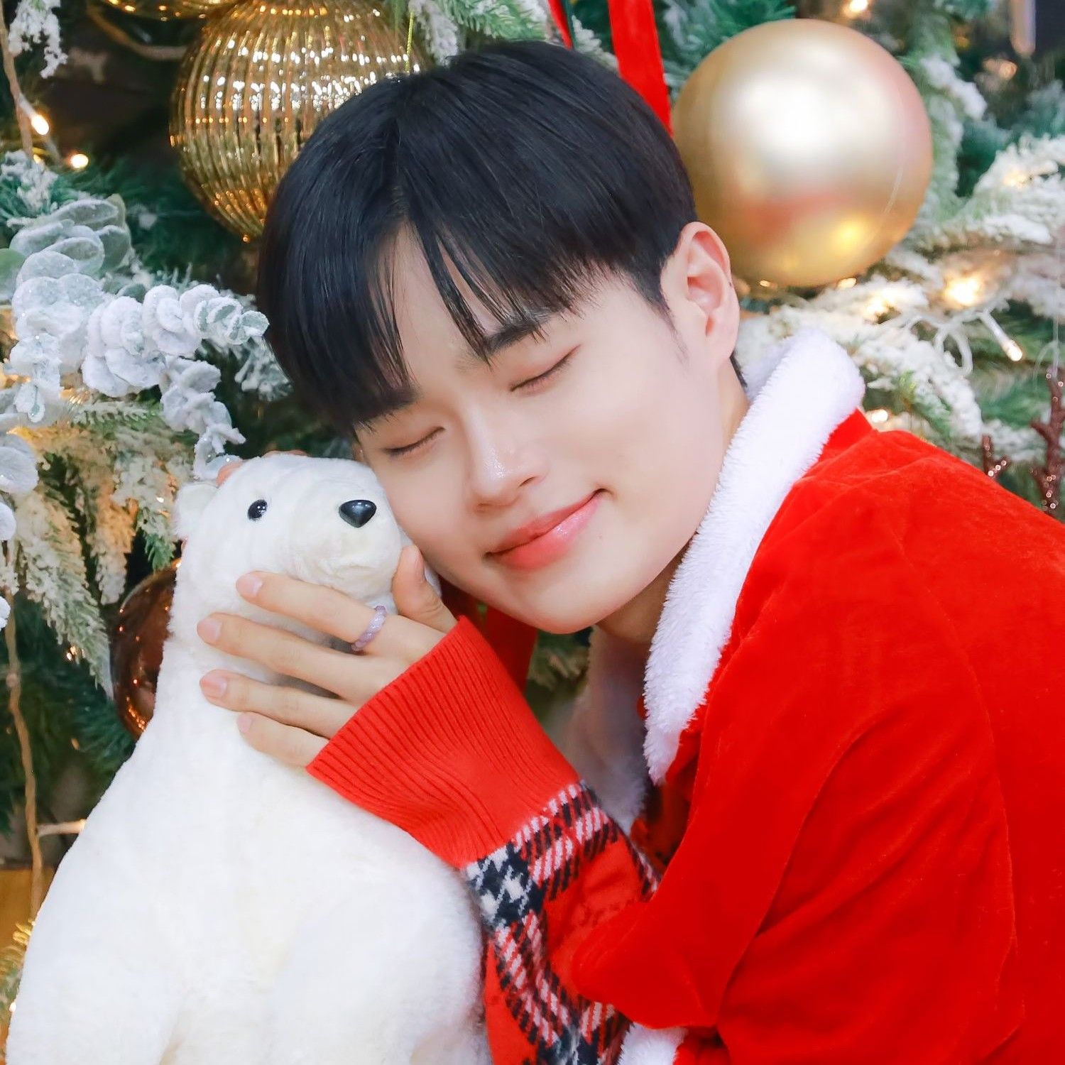 이대휘 (AB6IX)의 최신 사진
