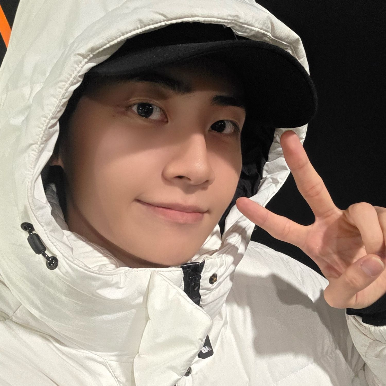 A moment captured by Lee Jinhyuk's fan