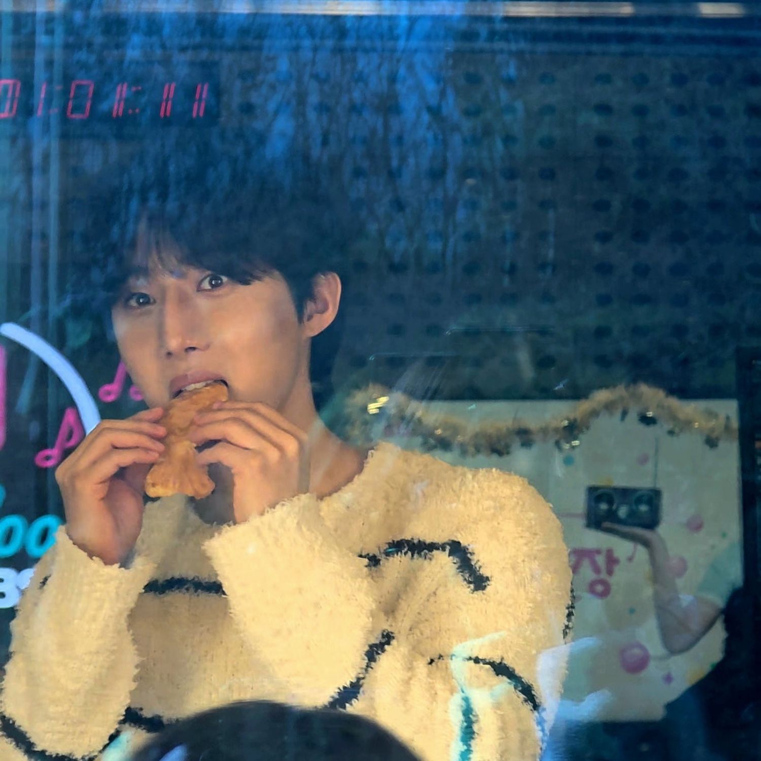 フイ (PENTAGON)の舞台裏ショット