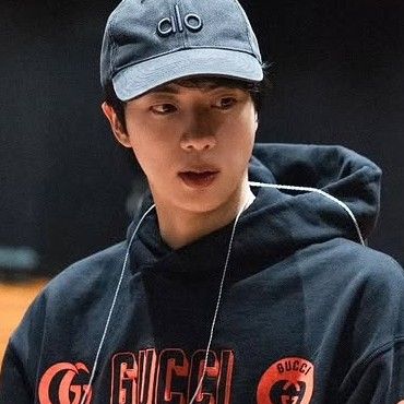 진 (방탄소년단)의 비하인드 컷