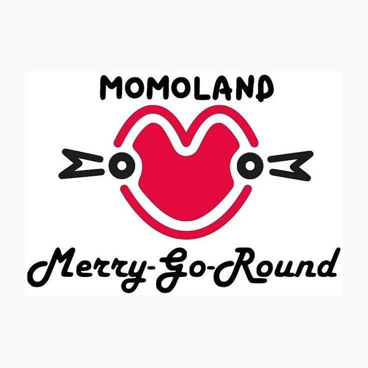 A moment captured by MOMOLAND's fan