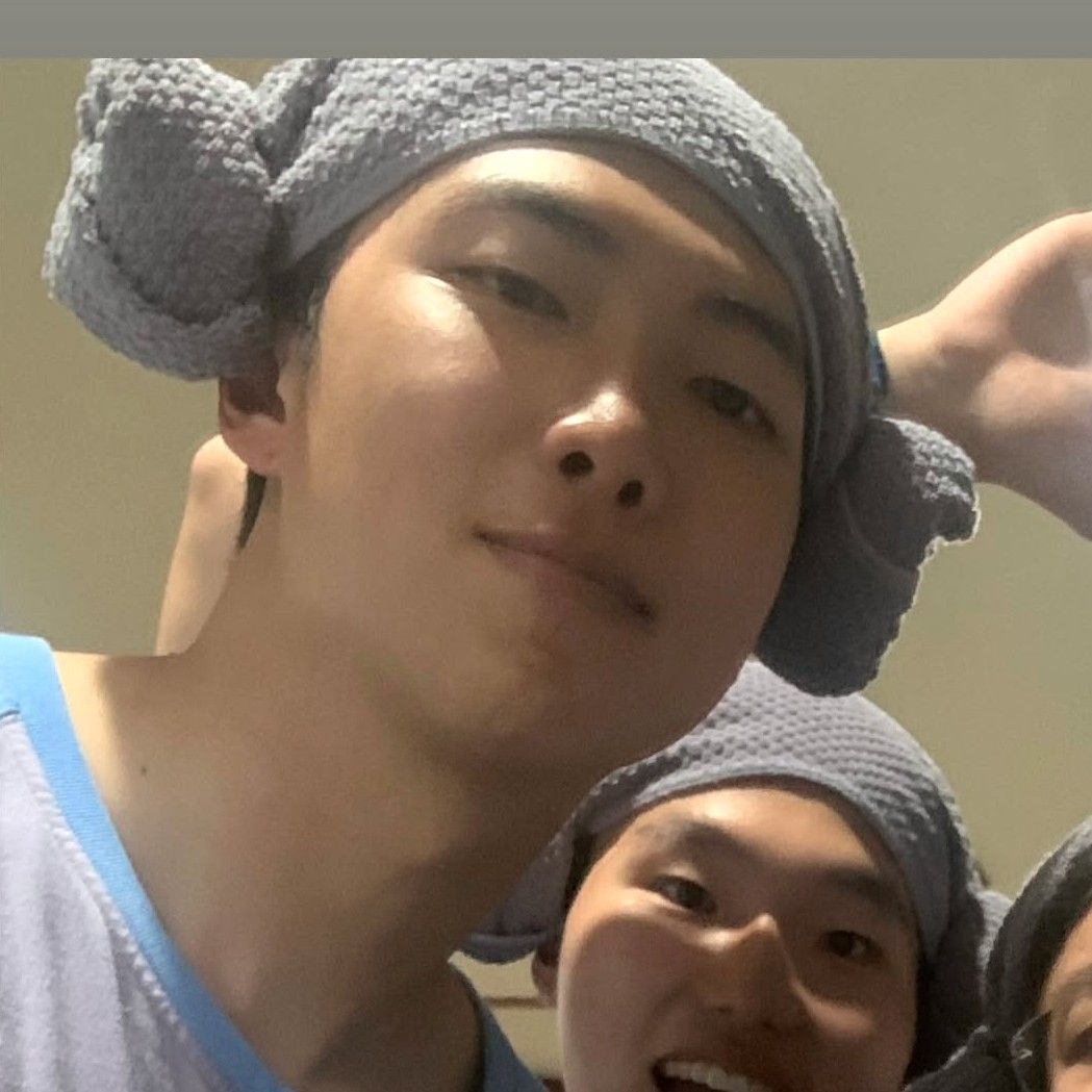 Foto aktivitas terbaru RM (BTS)