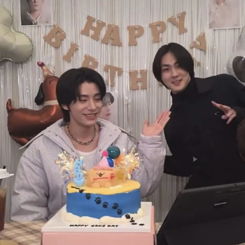 Latest photo of Jungwon (ENHYPEN)