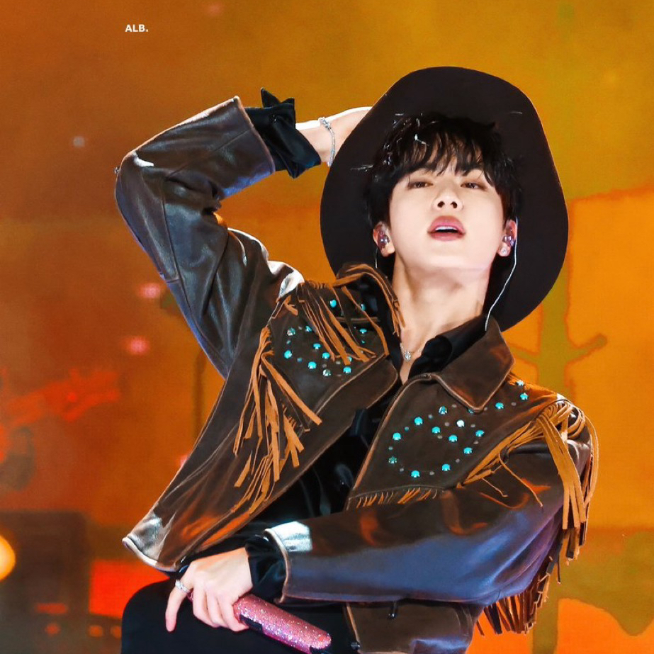 Momen yang diabadikan oleh penggemar Jin (BTS)