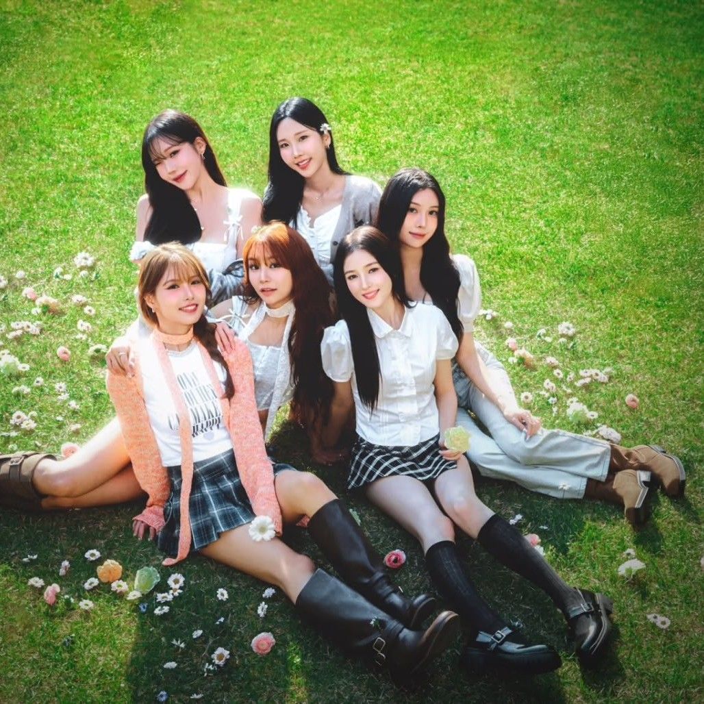 A moment captured by MOMOLAND's fan