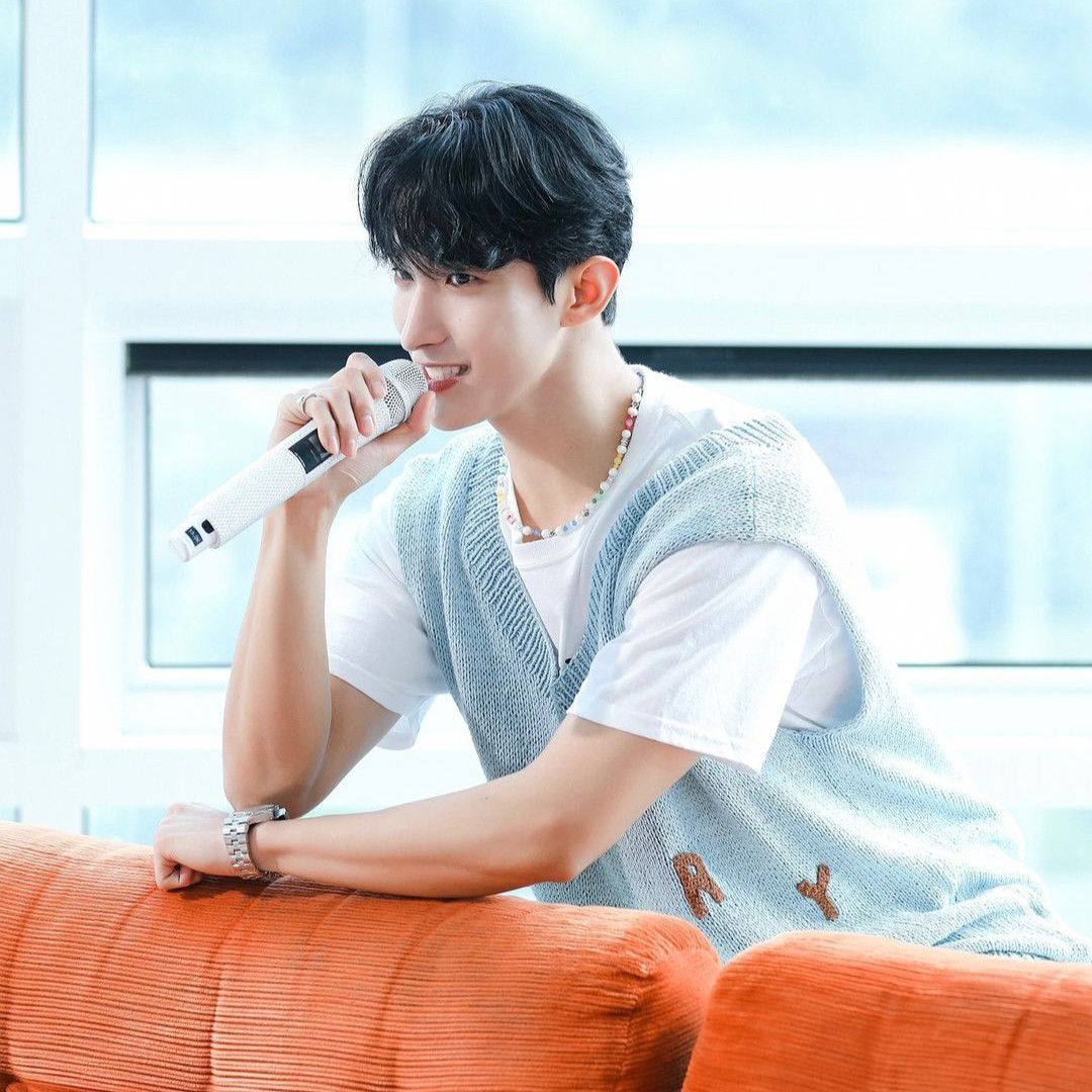 Behind-the-scenes cut of DK (SEVENTEEN)