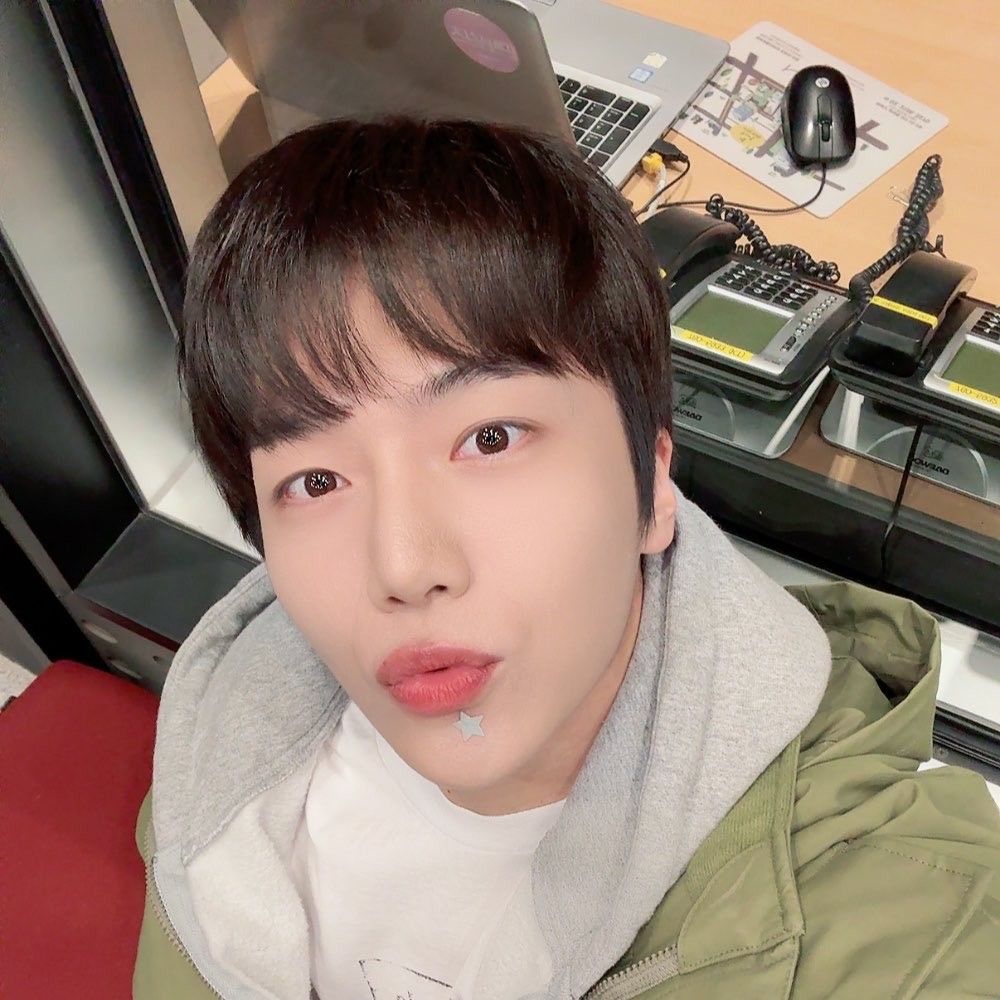 珍虎 (PENTAGON)粉絲拍下的瞬間