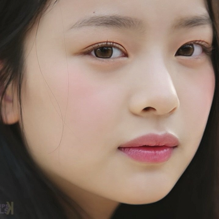 Recent activity shot of HANNI (NewJeans)